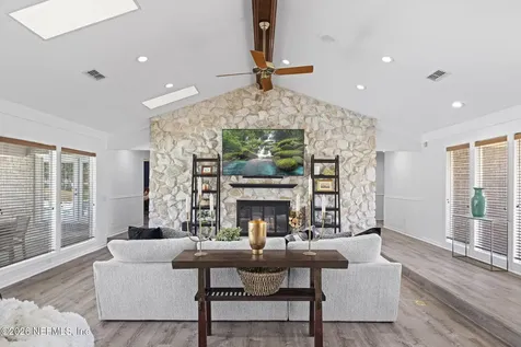 8179 Woodpecker Trail Jacksonville FL 32256
