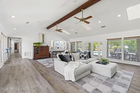 8179 Woodpecker Trail Jacksonville FL 32256
