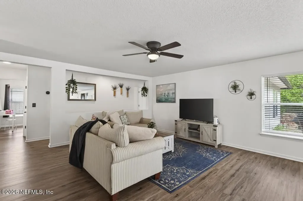 1472 Dunns Lake Drive Jacksonville FL 32218