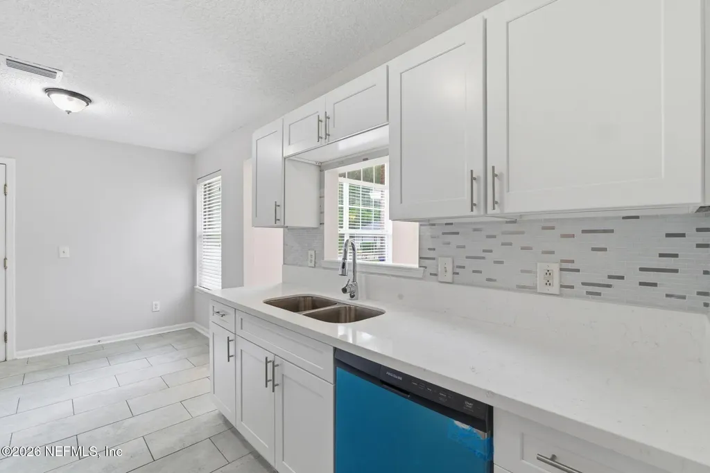 2352 Scenic View Court Jacksonville FL 32218