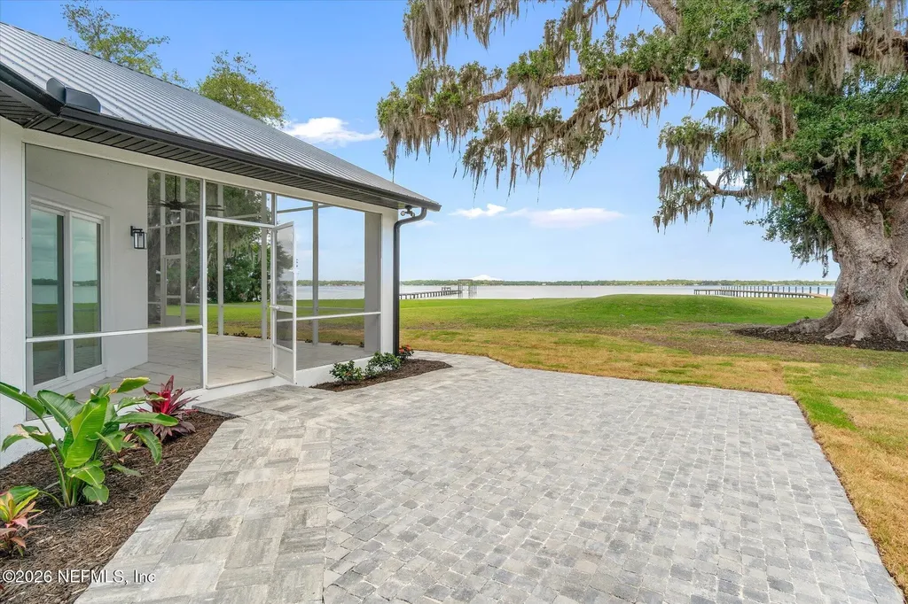 111 E Groveland Lane East Palatka FL 32131
