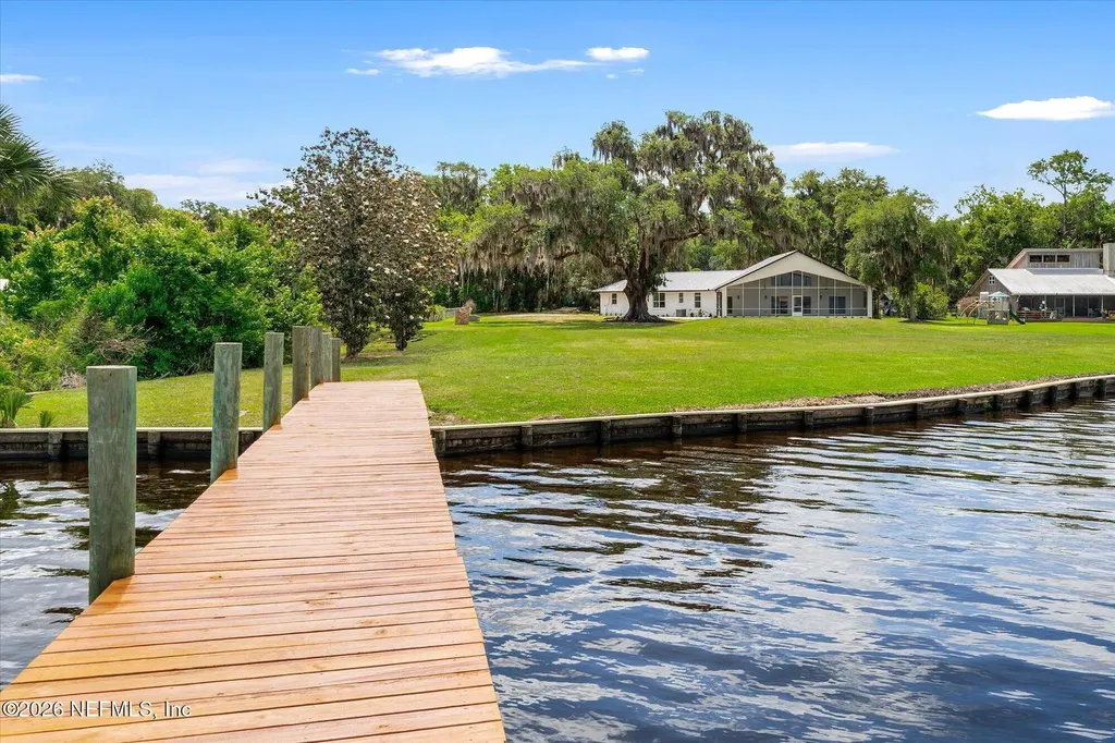 111 E Groveland Lane East Palatka FL 32131