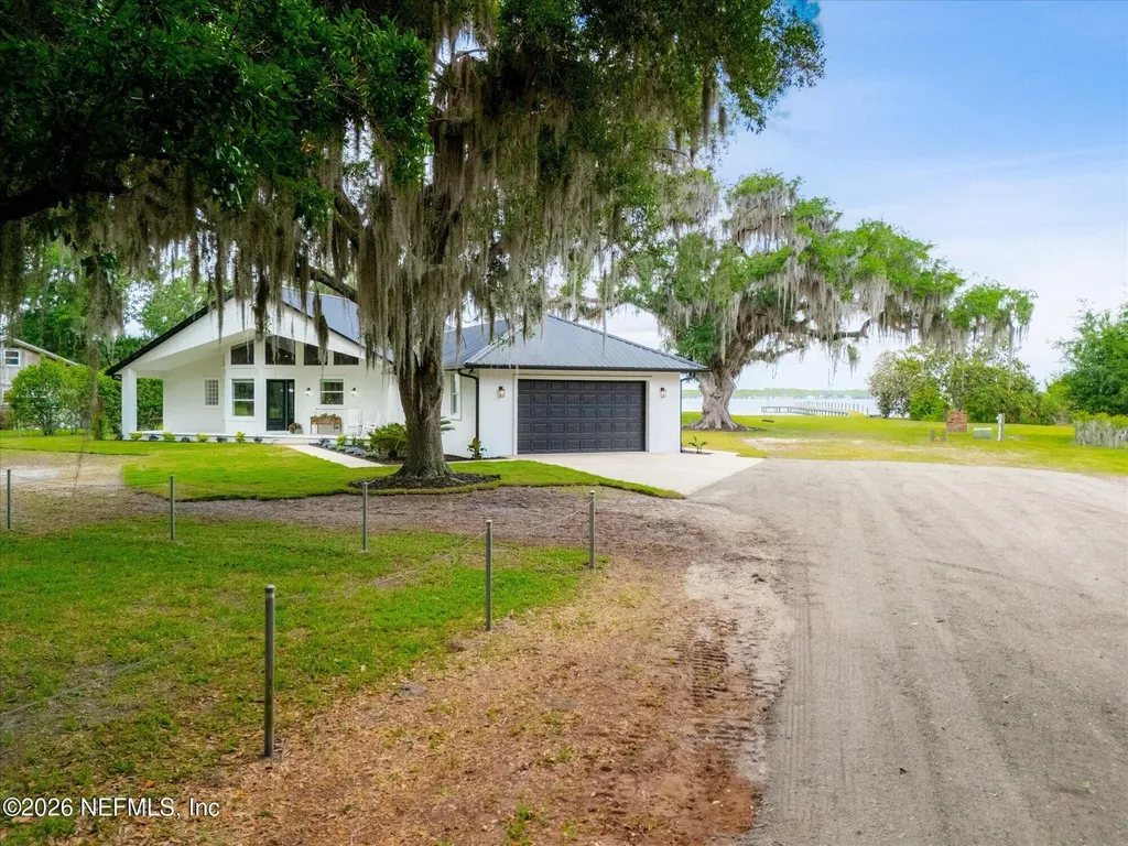 111 E Groveland Lane East Palatka FL 32131