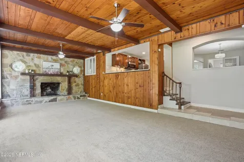 4239 Peachtree Circle E Jacksonville FL 32207