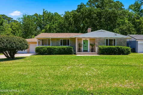 4239 Peachtree Circle E Jacksonville FL 32207