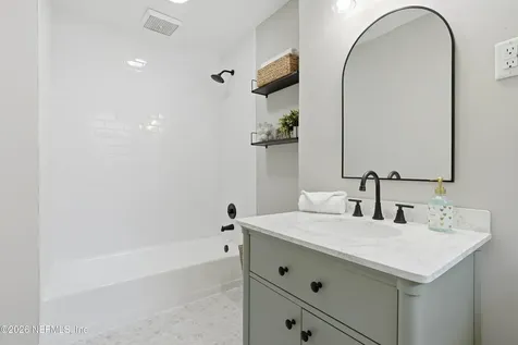 4239 Peachtree Circle E Jacksonville FL 32207