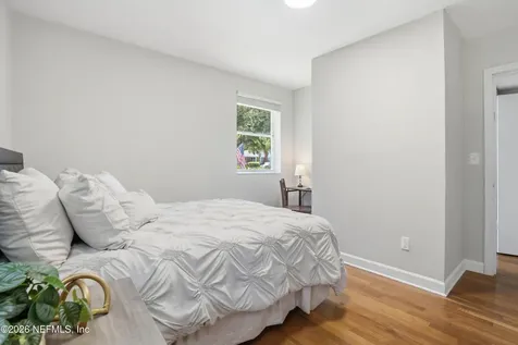4239 Peachtree Circle E Jacksonville FL 32207
