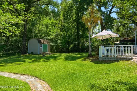 4239 Peachtree Circle E Jacksonville FL 32207