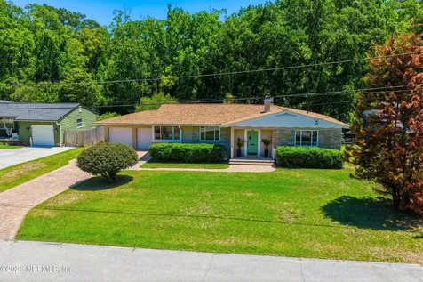4239 Peachtree Circle E Jacksonville FL 32207