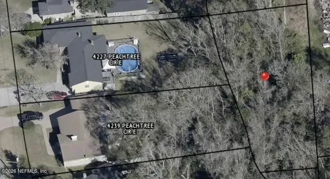 4239 Peachtree Circle E Jacksonville FL 32207