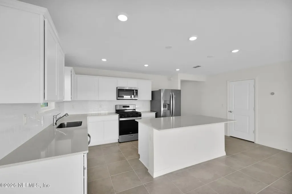 7081 Sandperch Street Jacksonville FL 32244