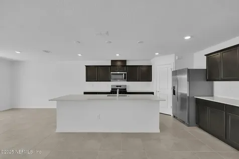 7076 Sandperch Street Jacksonville FL 32244