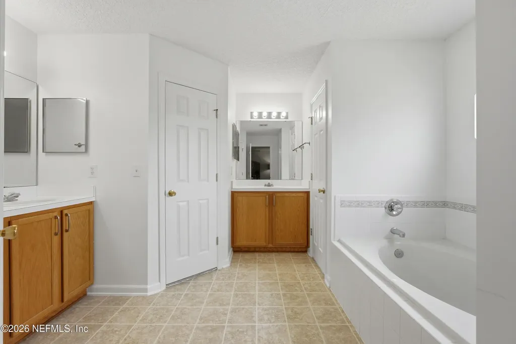 5526 Broadgate Court Jacksonville FL 32244