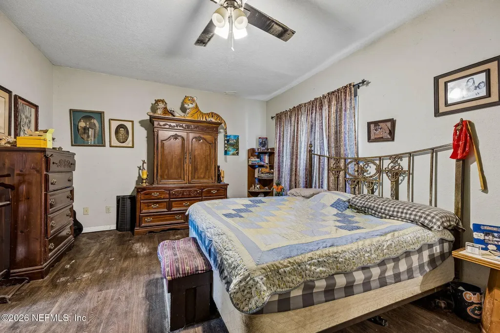 11286 J D Smith Trail Glen St. Mary FL 32040