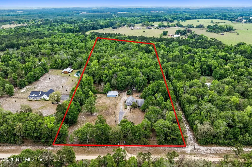 11286 J D Smith Trail Glen St. Mary FL 32040
