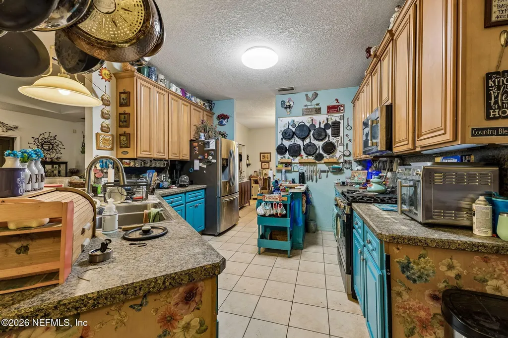 11286 J D Smith Trail Glen St. Mary FL 32040