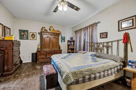 11286 J D Smith Trail Glen St. Mary FL 32040