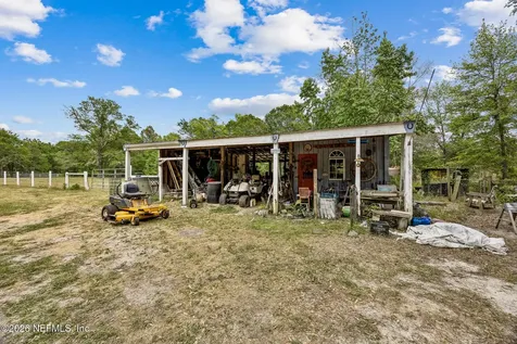 11286 J D Smith Trail Glen St. Mary FL 32040