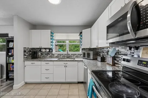 3218 Dalehurst Drive W Jacksonville FL 32277