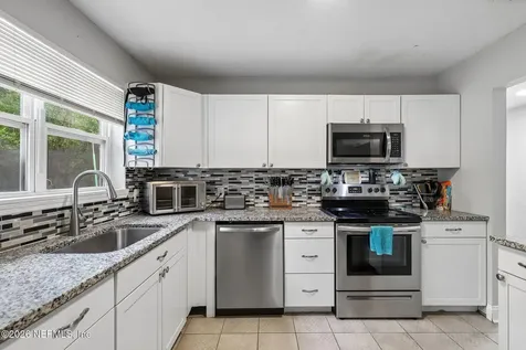3218 Dalehurst Drive W Jacksonville FL 32277