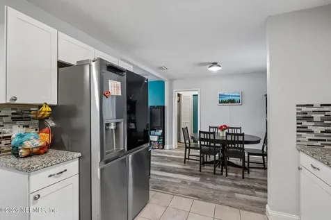 3218 Dalehurst Drive W Jacksonville FL 32277