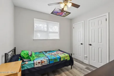 3218 Dalehurst Drive W Jacksonville FL 32277