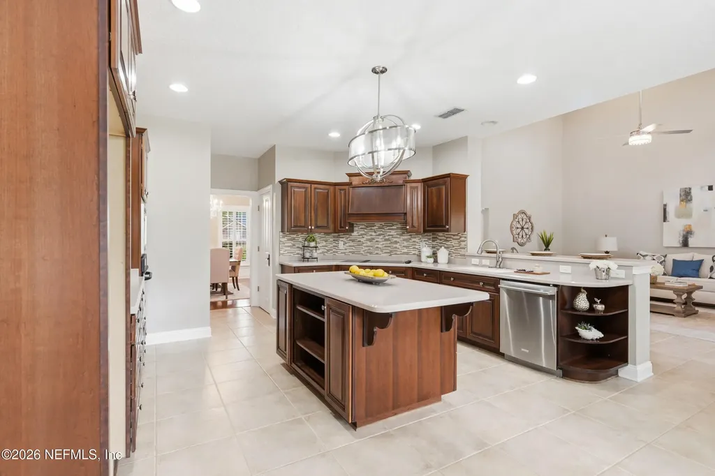 1124 Victory Lake Dr. Drive Jacksonville FL 32221