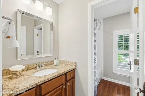 1124 Victory Lake Dr. Drive Jacksonville FL 32221