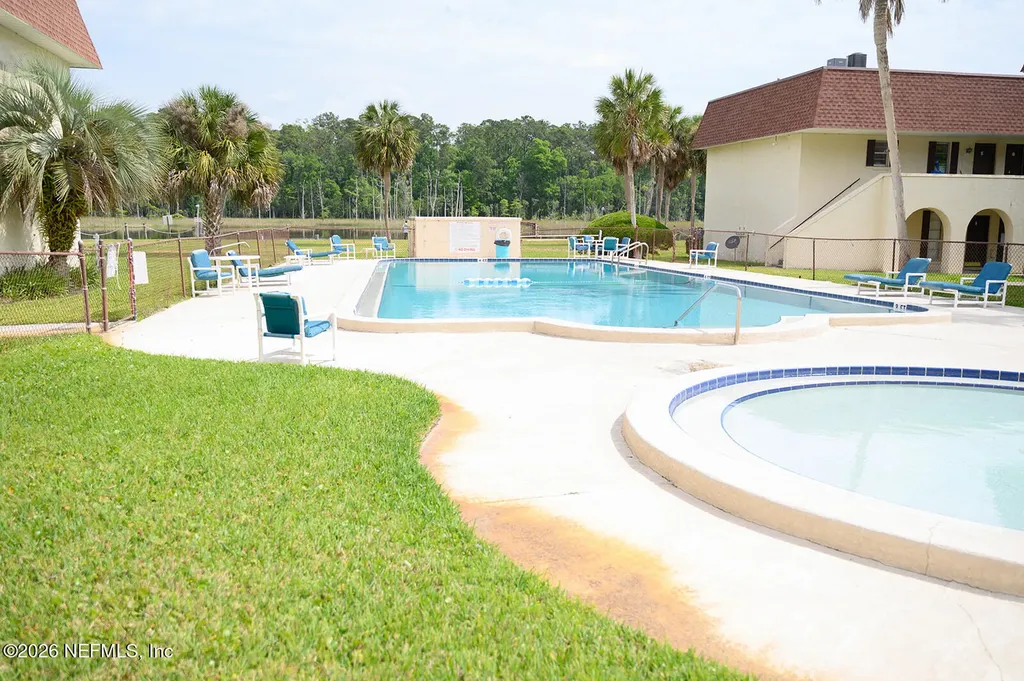 1618 El Camino Road Jacksonville FL 32216