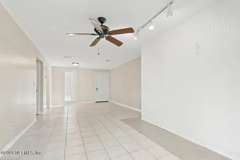 1618 El Camino Road Jacksonville FL 32216