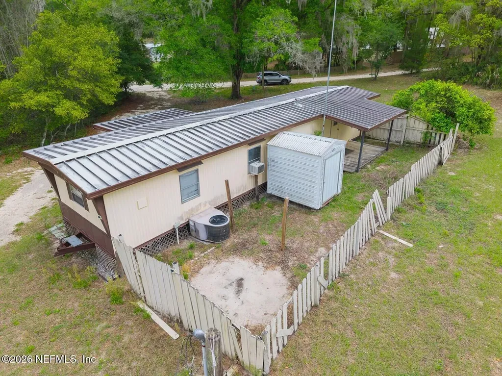 111 Palmer Avenue Pomona Park FL 32181
