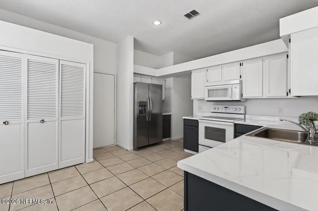 2032 Street Martins Drive W Jacksonville FL 32246