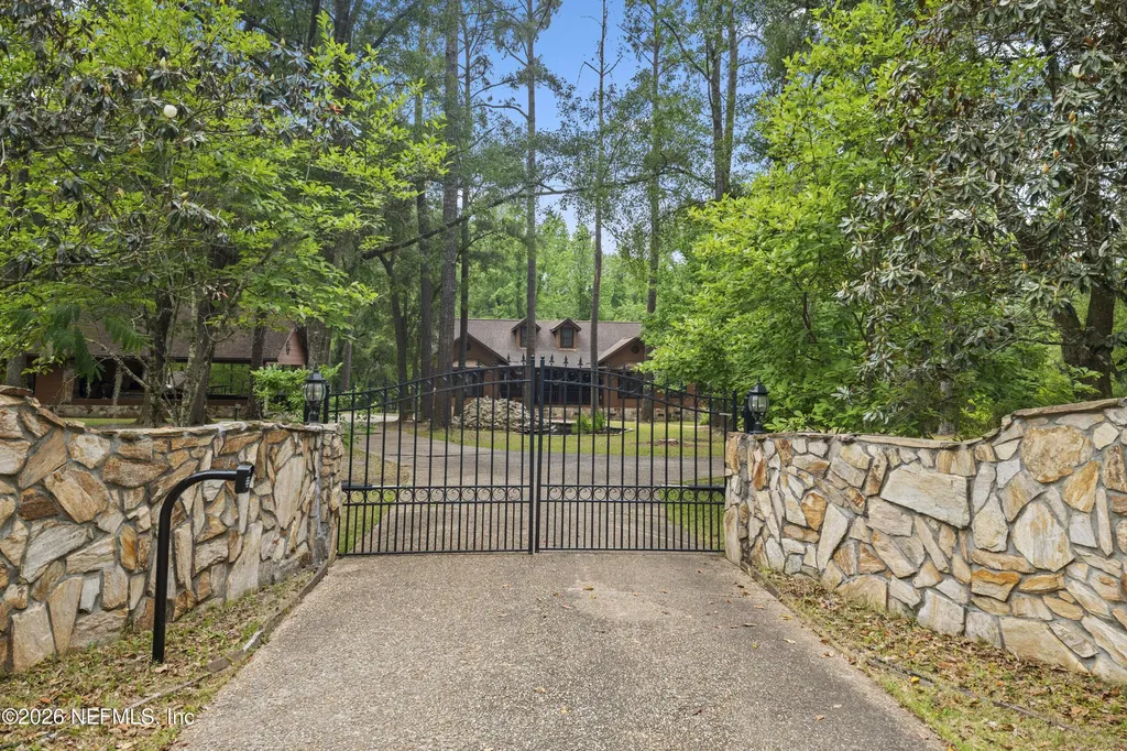 6967 Sharron Road Green Cove Springs FL 32043