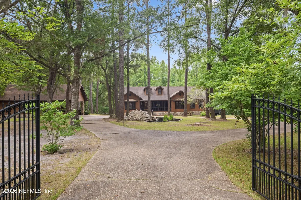 6967 Sharron Road Green Cove Springs FL 32043