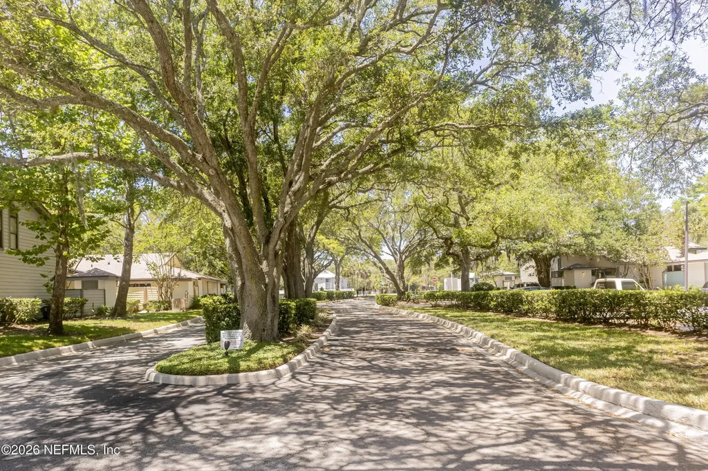 1403 W Defender Court Jacksonville FL 32233