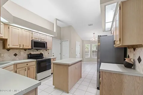 649 Hummingbird Court St. Johns FL 32259