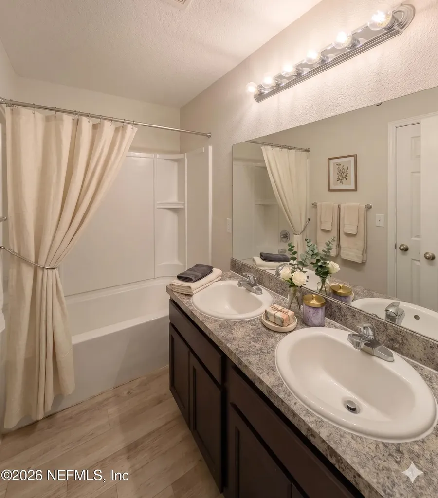 5582 Longspur Court Jacksonville FL 32219