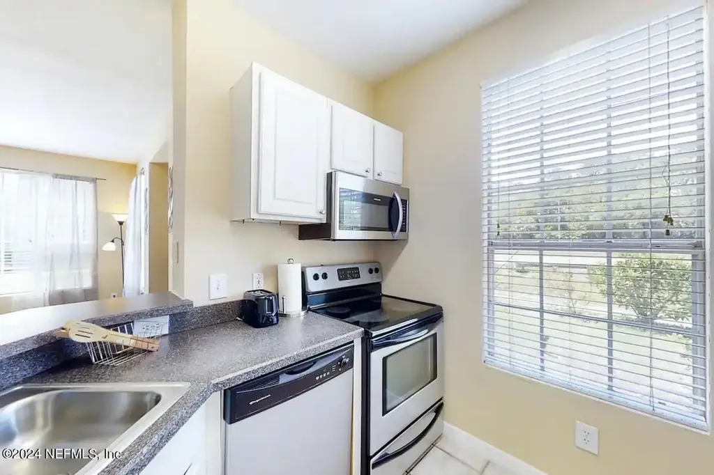13703 Richmond Park Drive N Jacksonville FL 32224