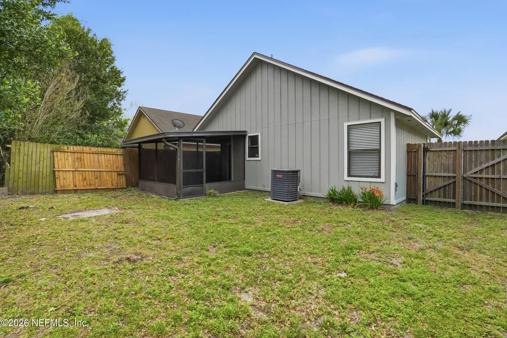 8761 Pinevalley Lane Jacksonville FL 32244