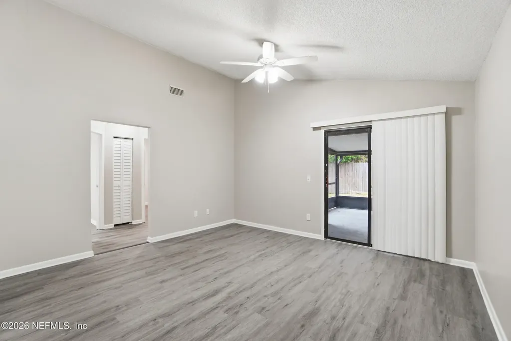 8761 Pinevalley Lane Jacksonville FL 32244