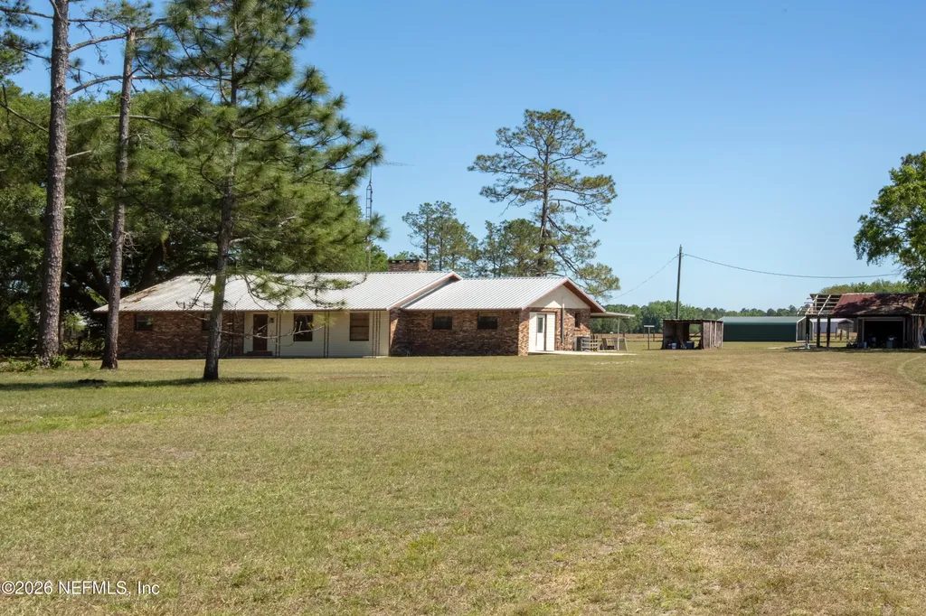 13296 SW County Road 231 Brooker FL 32622