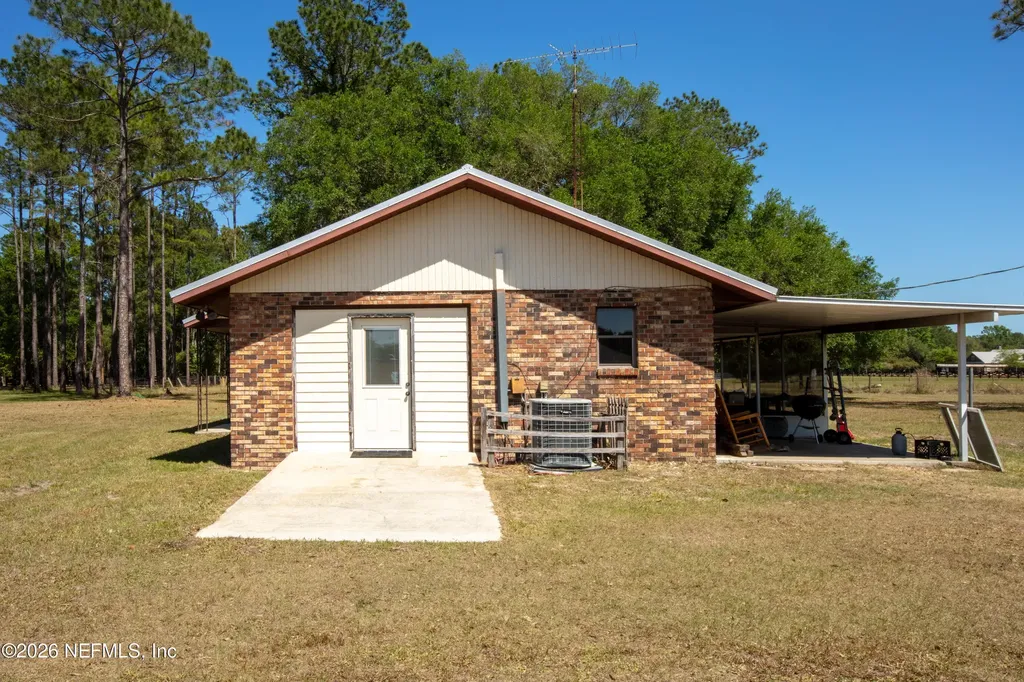 13296 SW County Road 231 Brooker FL 32622