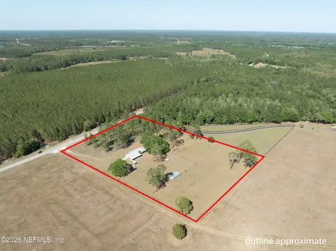 13296 SW County Road 231 Brooker FL 32622
