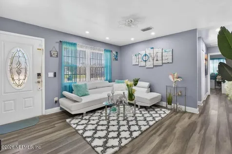 5656 Fargo Drive N Jacksonville FL 32207