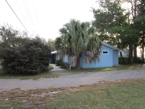 1326 Fl-100 Melrose FL 32666