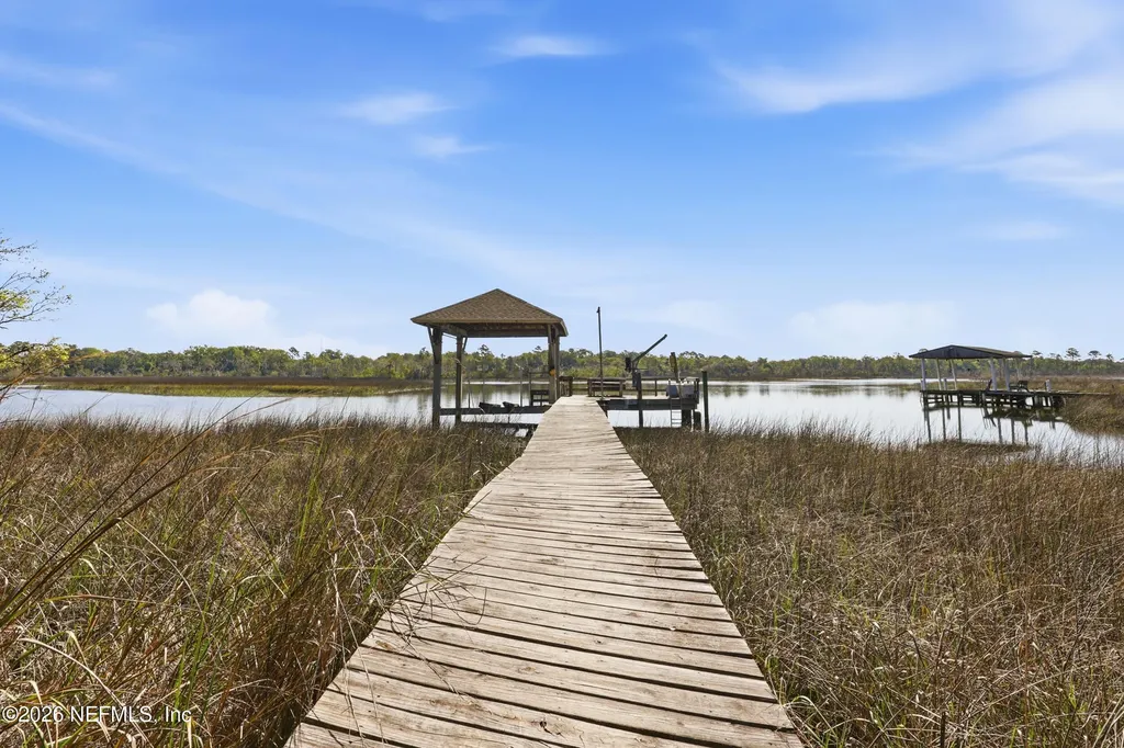 1361 Blackhawk Trail E Jacksonville FL 32225