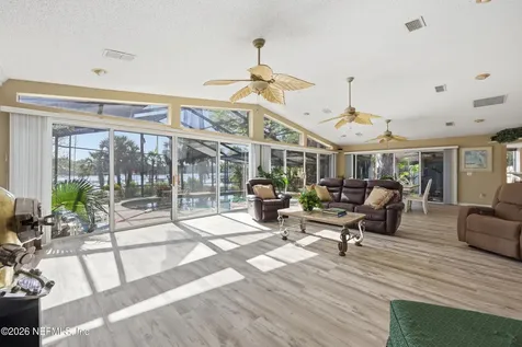 1361 Blackhawk Trail E Jacksonville FL 32225