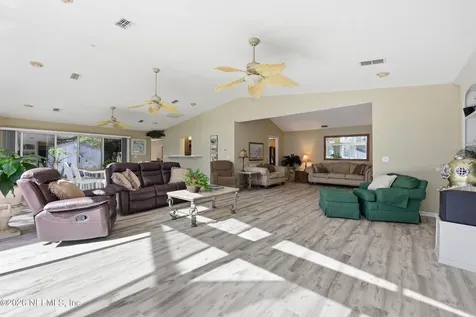 1361 Blackhawk Trail E Jacksonville FL 32225
