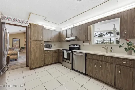 1361 Blackhawk Trail E Jacksonville FL 32225