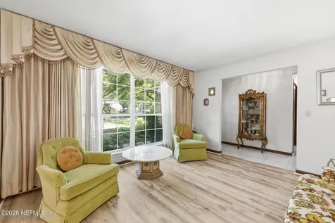 1361 Blackhawk Trail E Jacksonville FL 32225